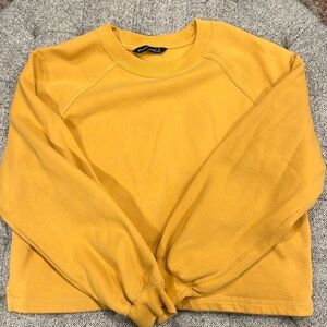 EUC maybe work once womens Abercrombie mustard yellow crew neck size small